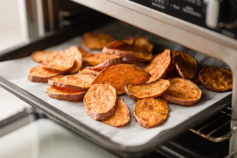 Baked Sweet Potato Chips in the Oven – Crispy, Simple, and Satisfying