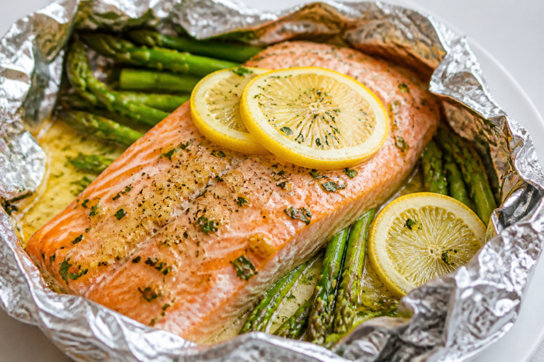 Easy Baked Salmon in Foil With Asparagus and Lemon Garlic Butter Sauce